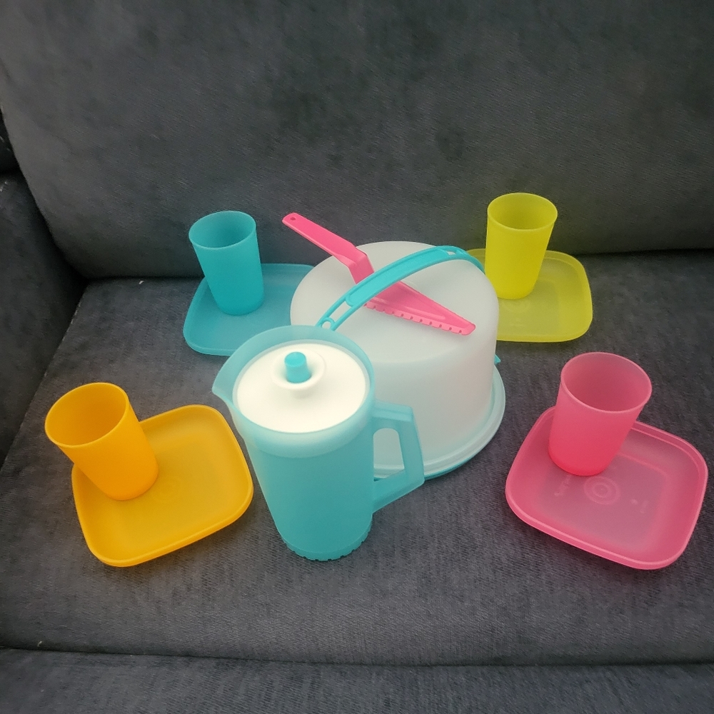 Tupperware mini party serving set